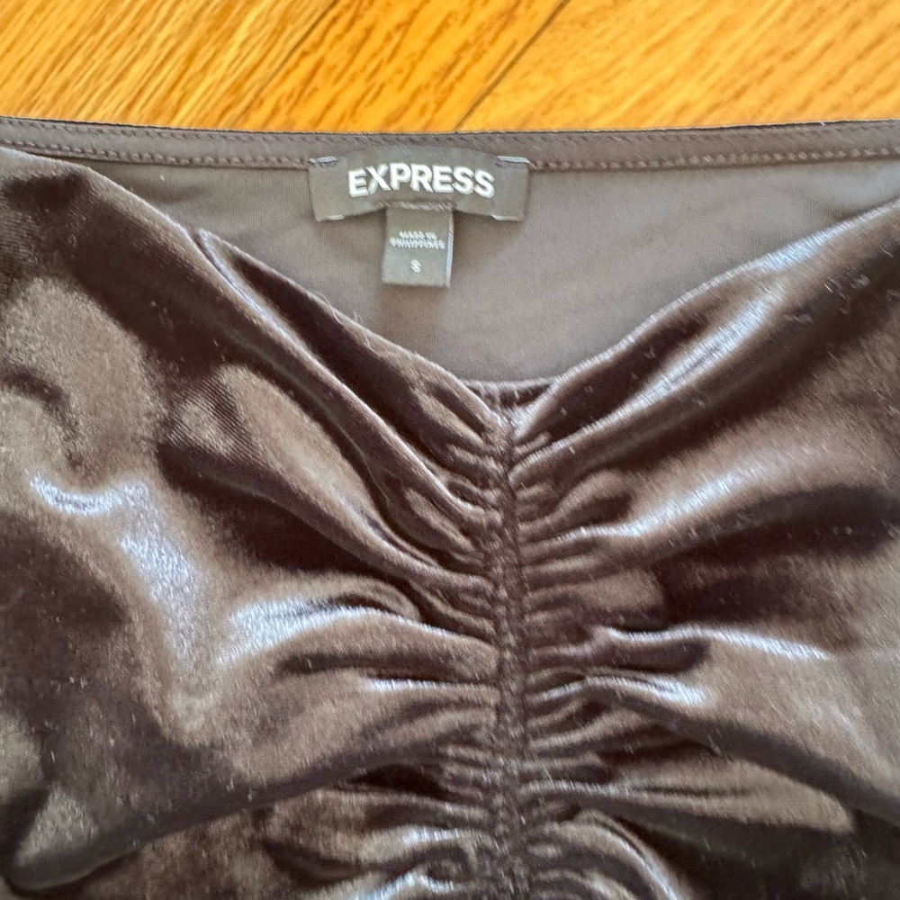 Black Off-Shoulder Ruched Top - Picture 2 of 4